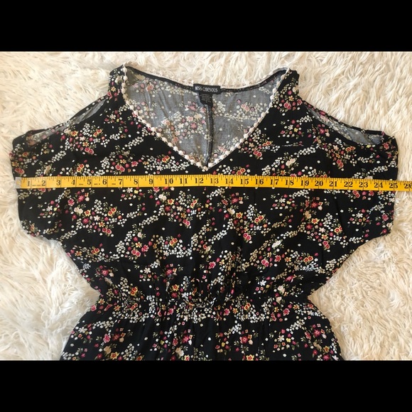 Cold Shoulder Top - Picture 7 of 9